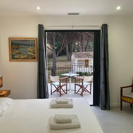 Bed and breakfast Loumar 4*