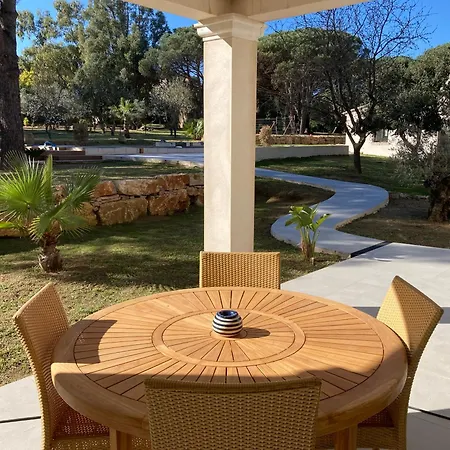 Bed and breakfast Loumar 4*