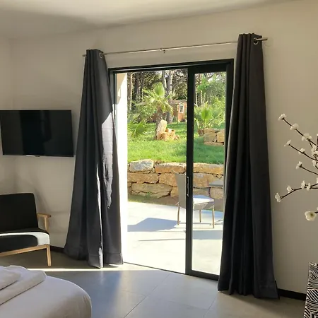 Oda ve Kahvaltı Loumar Saint-Tropez