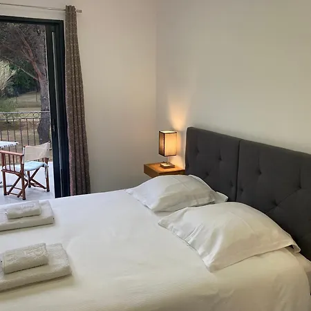 Loumar Bed & Breakfast 4*